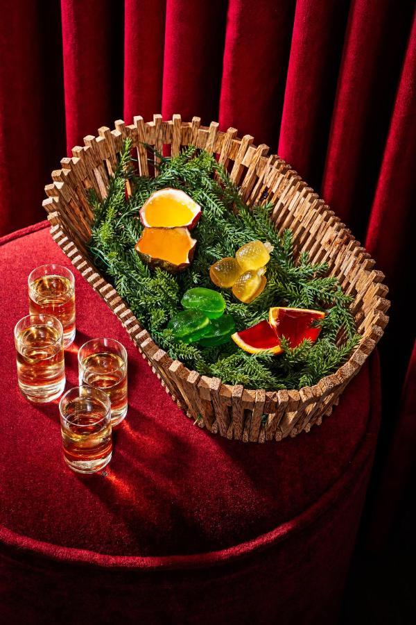Riggs Washington Dc 호텔 외부 사진 A selection of liqueurs