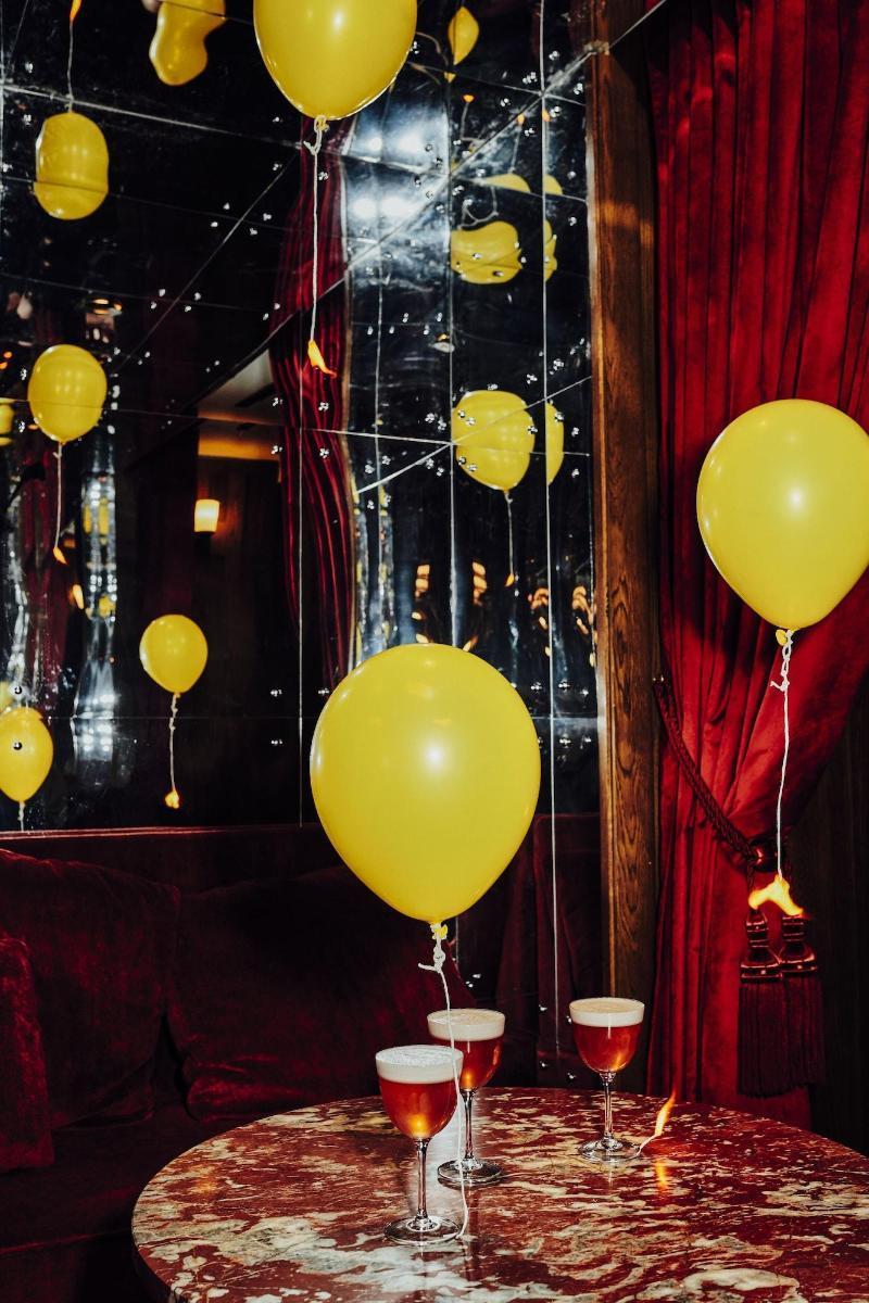 Riggs Washington Dc 호텔 외부 사진 Helium balloons