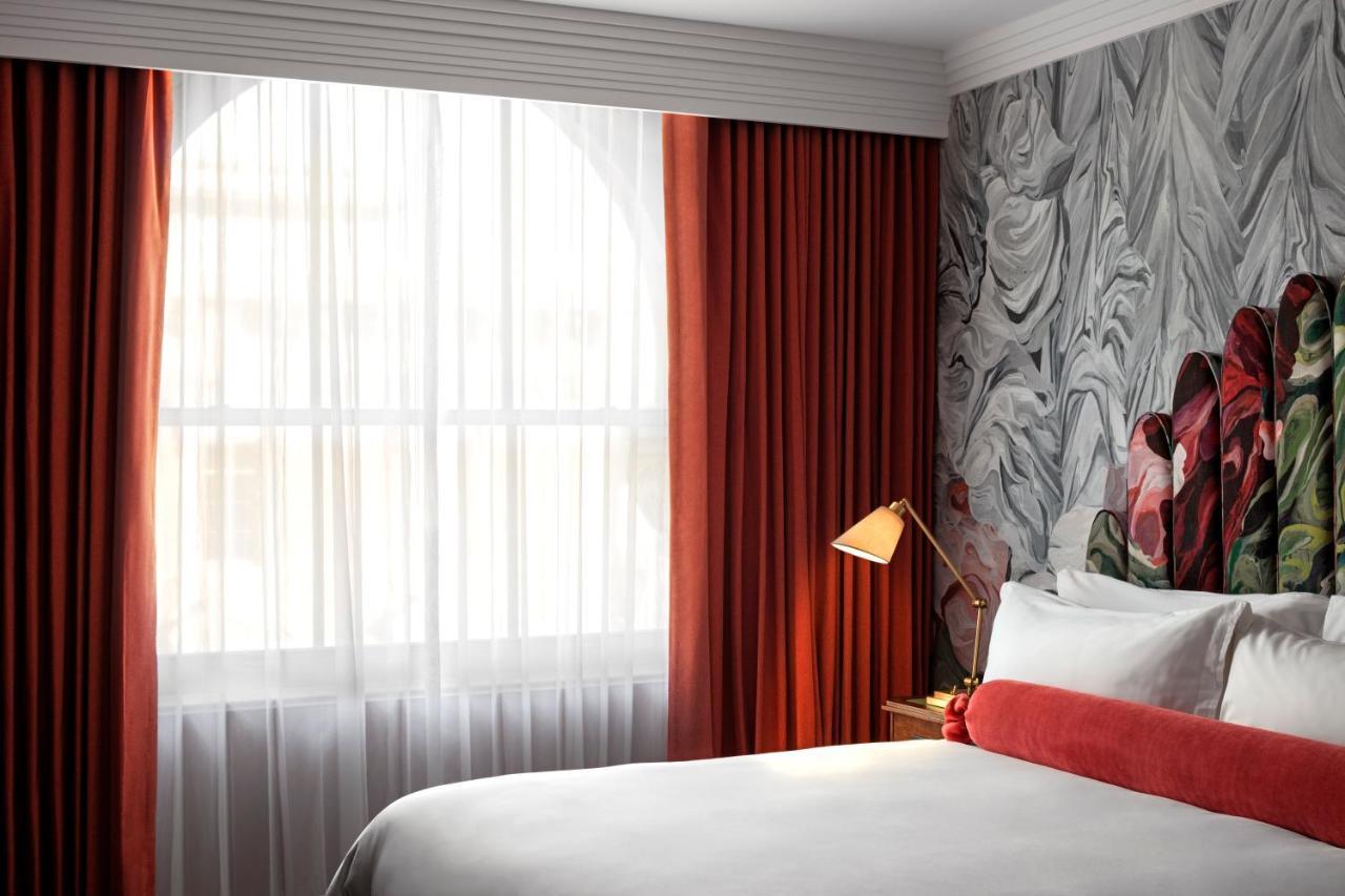 Riggs Washington Dc 호텔 외부 사진 A bedroom at the Hotel